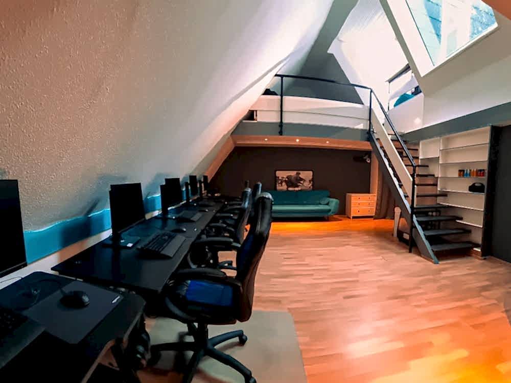 schicke LAN Wohnung für Gaming Events zum mieten und buchen in Braunschweig